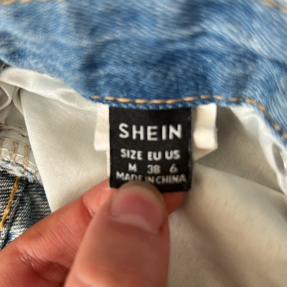 SHEIN jean shorts size M (6) - Picture 3 of 3